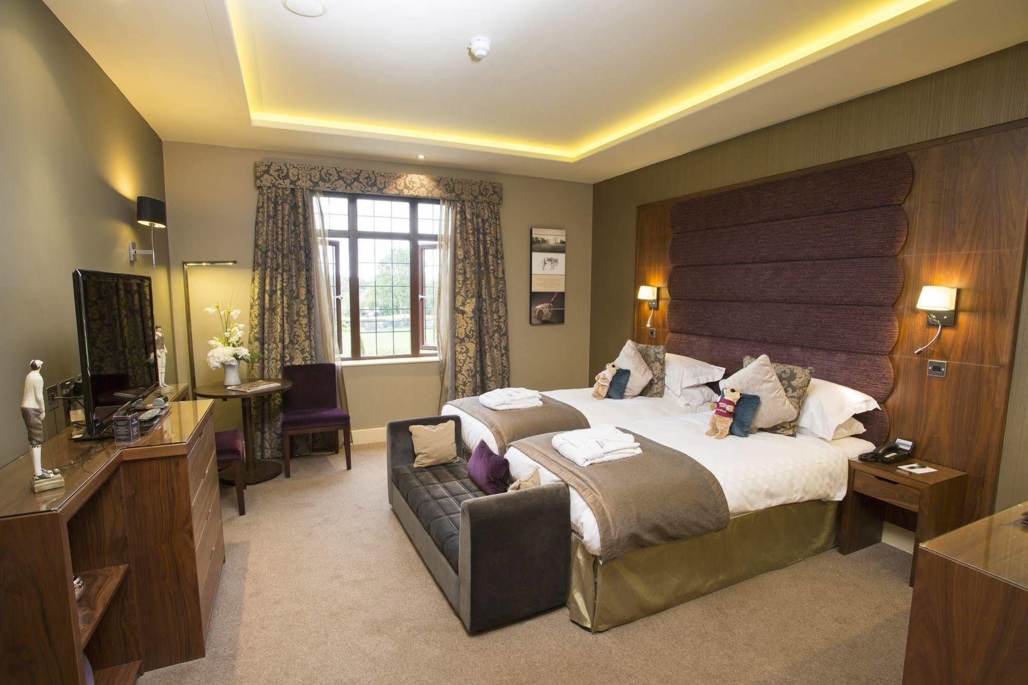 The Mere Golf Resort & Spa Экстерьер фото